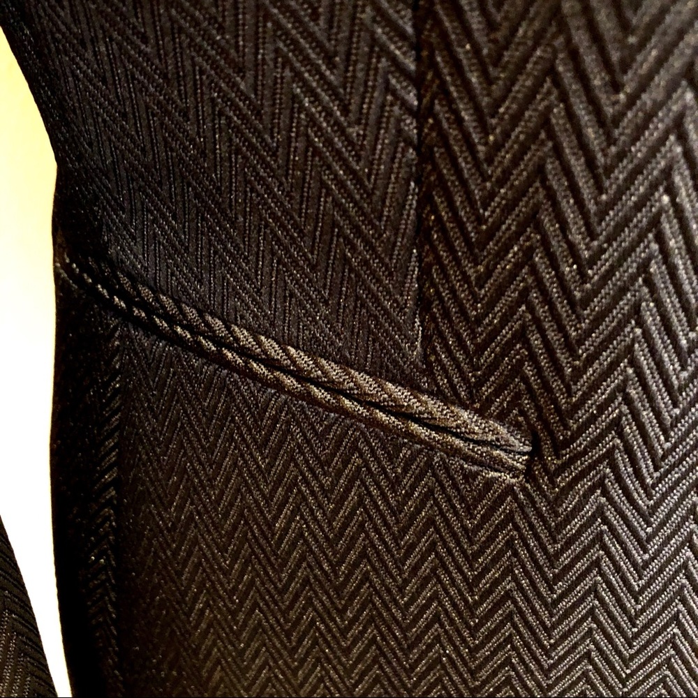 Tahari Fitted Notched Collar Black Textured Jacket - Picture 5 of 7